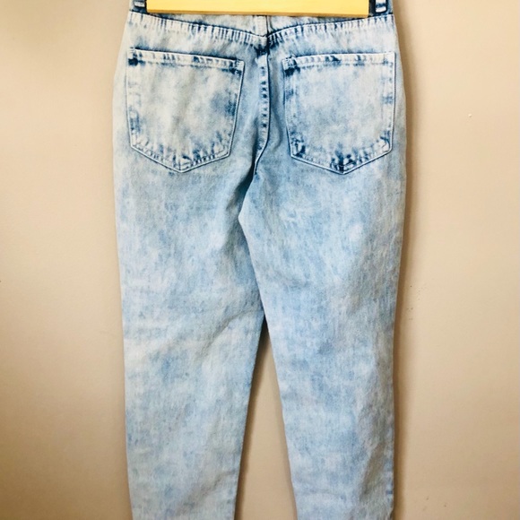 3/$25 BLUENOTES high rise mom acid wash jeans - Picture 5 of 6